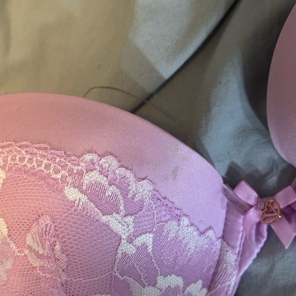 Victoria's Secret Lavender Lace Bra - Picture 4 of 4